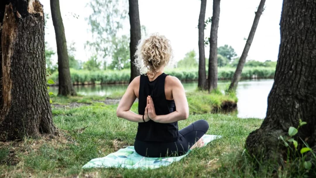 Medytacja zen na czym polega – odkryj jej tajniki i korzyści