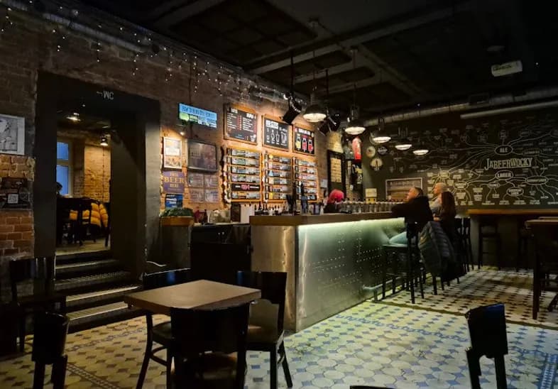 Najlepsze drink bary w Warszawie Śródmieście, które musisz odwiedzić