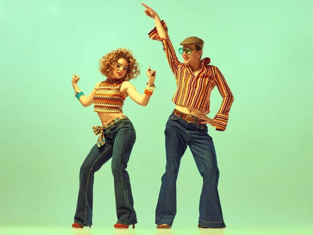 Impreza w stylu lat 70 dekoracje – stwórz niezapomnianą atmosferę